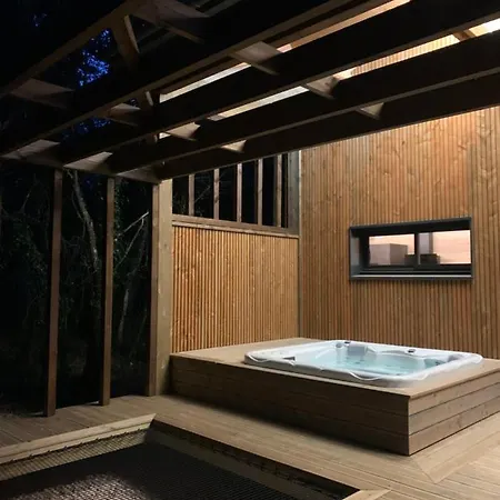 Segala & Love hotel *