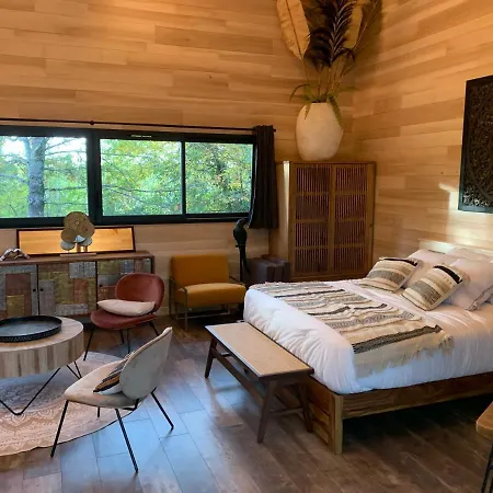 Love hotel Segala & Naucelle