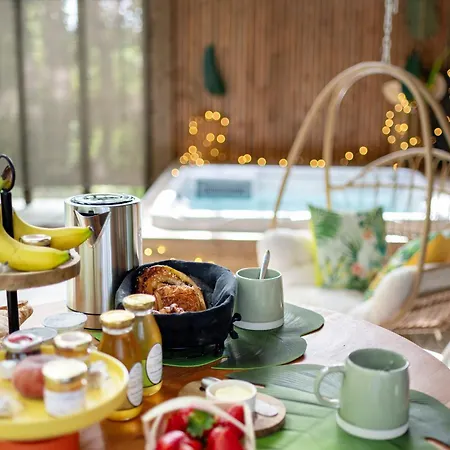 Love hotel Segala & Naucelle