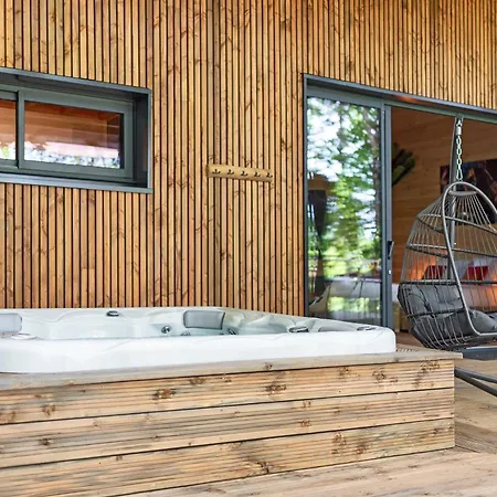 Love hotel Segala & *