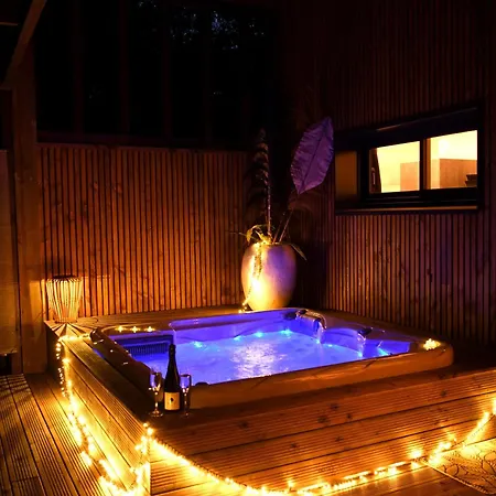 Segala & Love hotel *